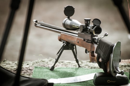 Broń przyszykowana do oddawania strzałów Zawody LongShot 2016