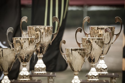 Zawody LongShot 2016 - Puchary przygotowane dla zwycięzców Zawody LongShot 2016