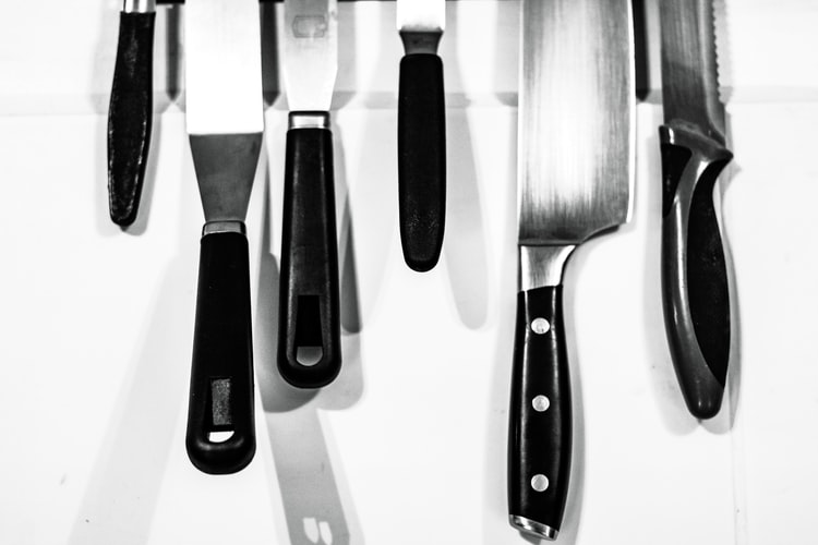 Noże kuchenne – jaki wybrać do czego?